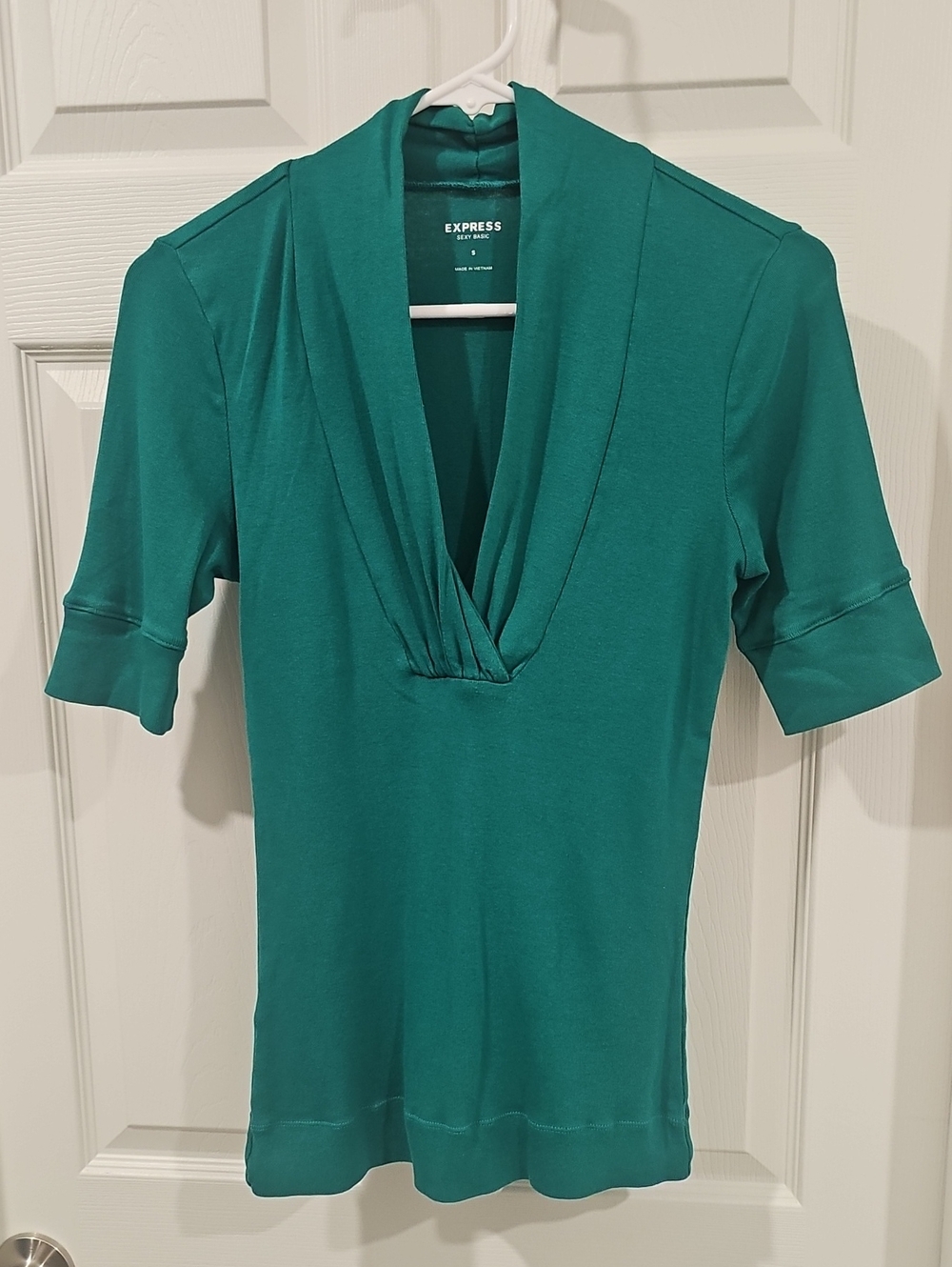 Express Sexy Basic S/S Plunging V-neck Blouse Teal Green
